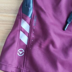 virus training ICONX shorts burgundy knit stretch